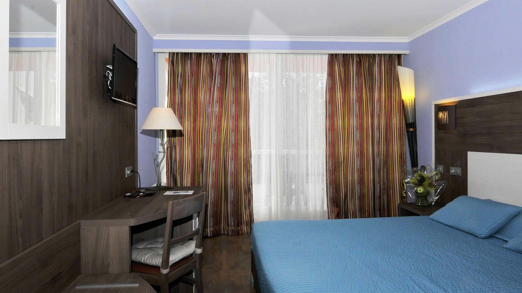 Hotel Le Quetzal Ла-Гранд-Мот Экстерьер фото